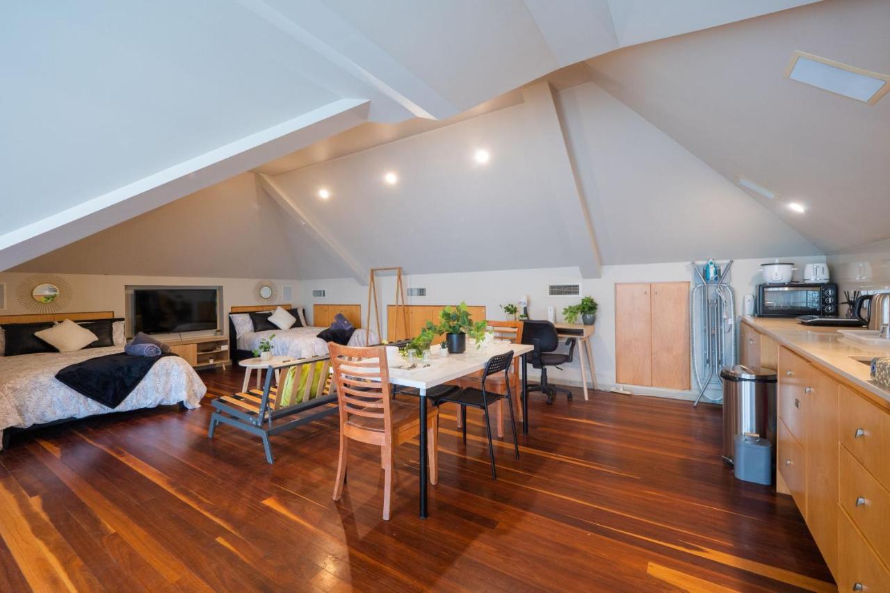Quiet Private Studio In Strathfield With Kitchenette And Private Bathroom 3Min To Station Sleeps 6 Сидней Экстерьер фото